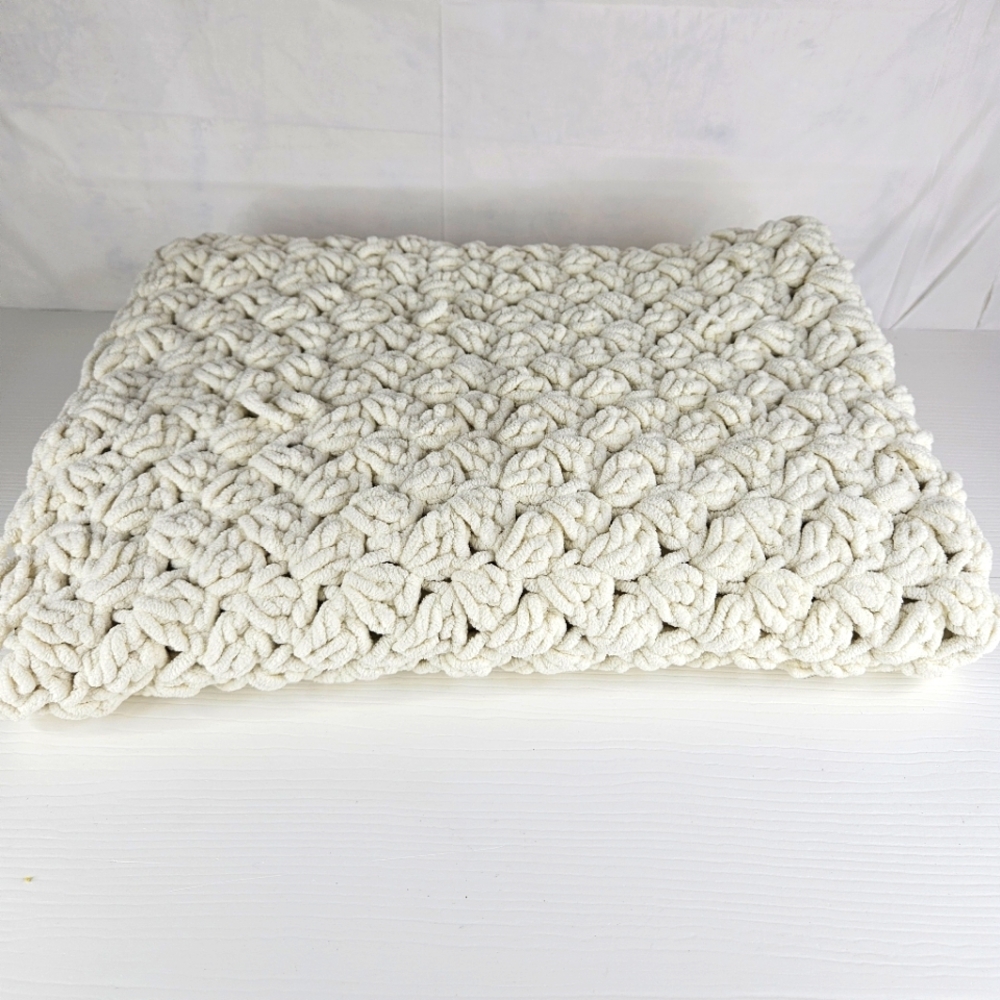Crochet Blanket, Chunky Yarns, Handmade Baby Blanket Color Cream  2.4Ib 35×33in